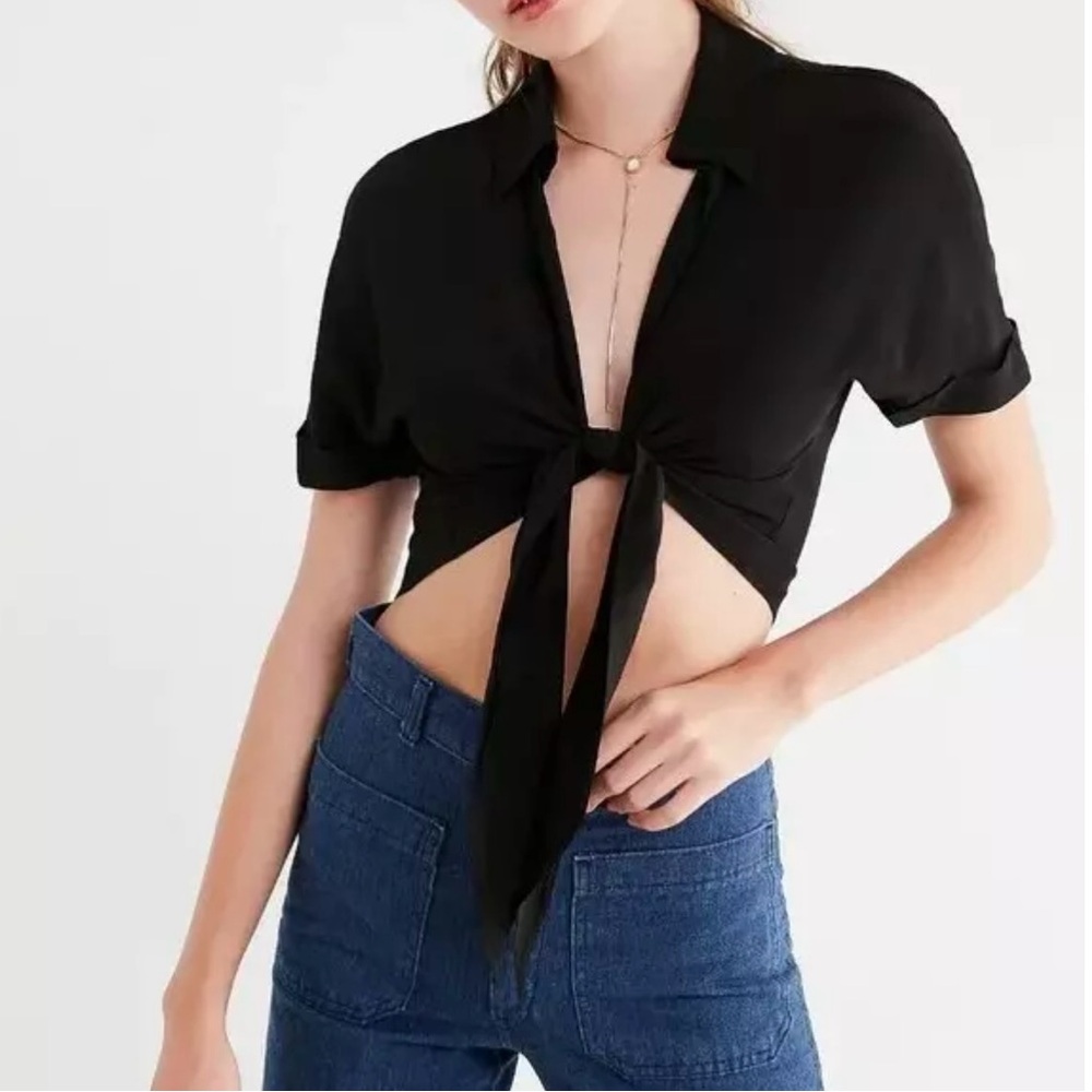 Urban Outfitters | Tie Front Crop Top